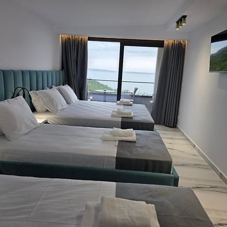 Wait 'N Sea Hotel Himare Exterior photo