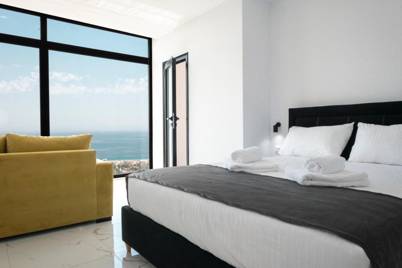 Wait 'N Sea Hotel Himare Exterior photo