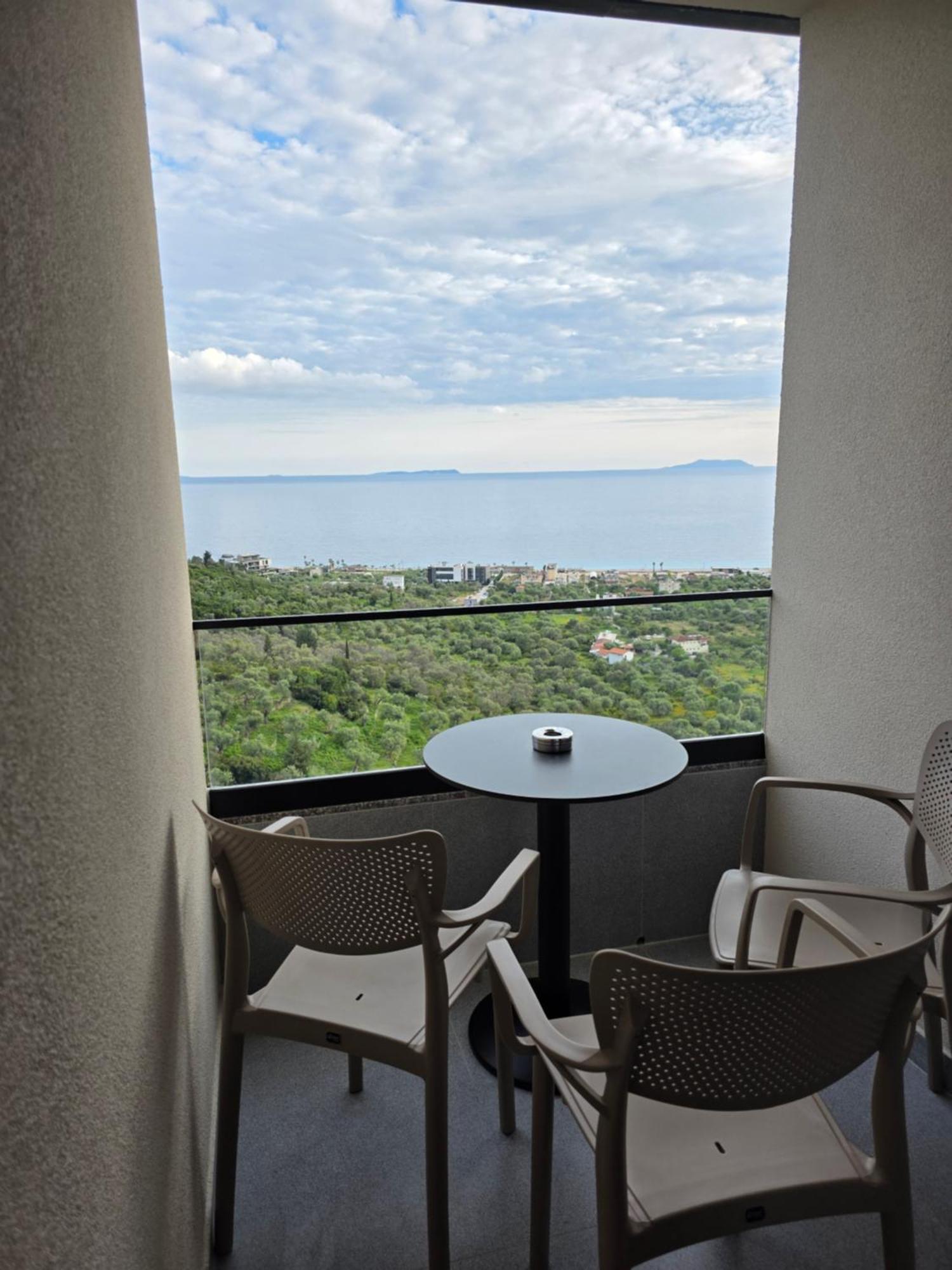 Wait 'N Sea Hotel Himare Exterior photo