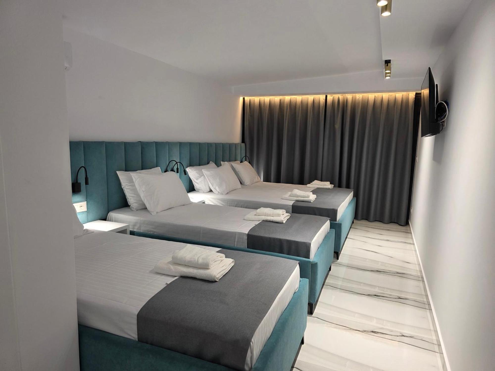 Wait 'N Sea Hotel Himare Exterior photo